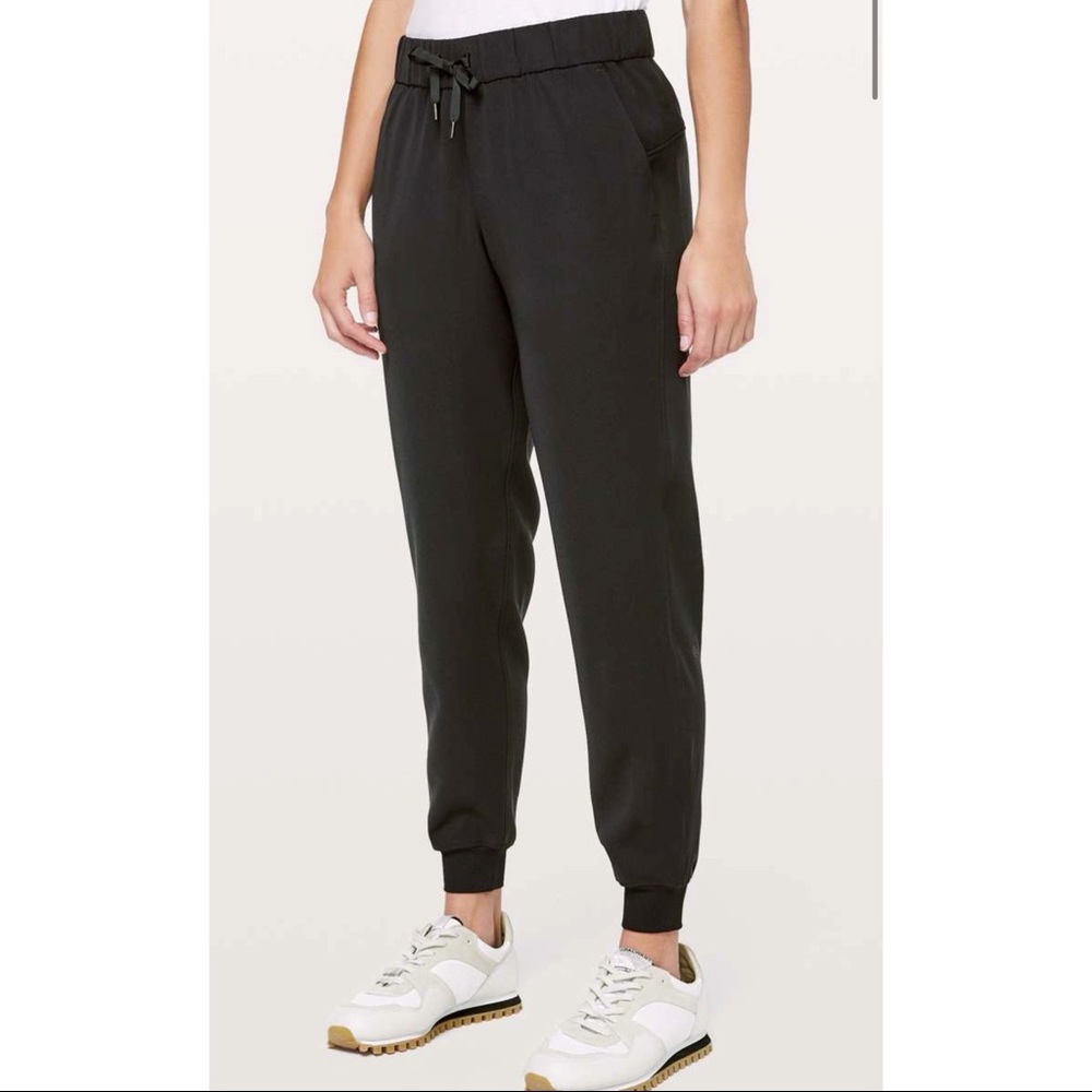 Lululemon ON THE FLY JOGGER 28" Woven